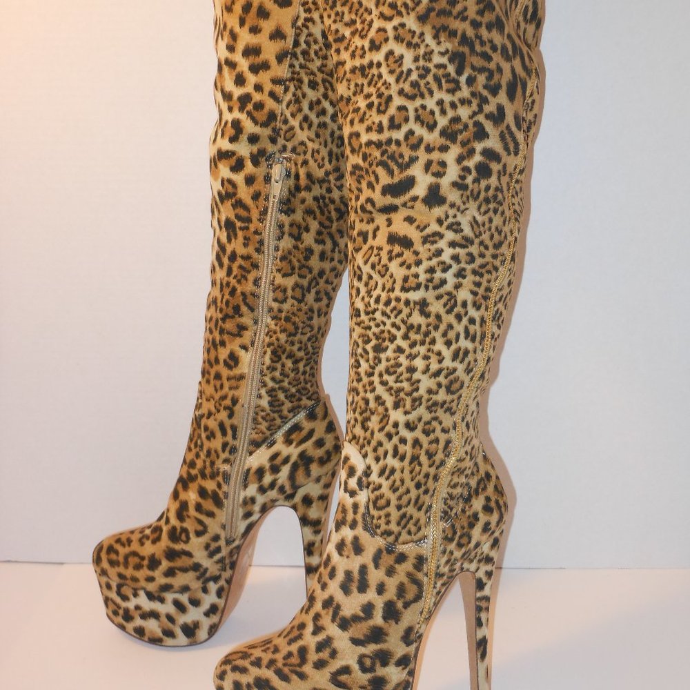 FRH ANIMAL PRINT PLATFORM OVER THE KNEE BOOTS SIZE 8.5 MEDIUM